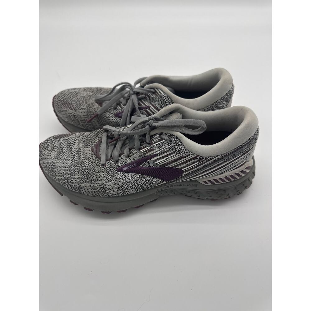 Brooks Adrenaline GTS 19 Women's Size 8 Grey and purple